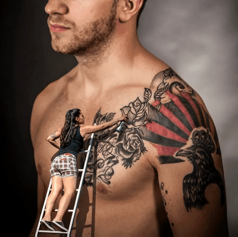 Tatuaggi temporanei con motivi alla moda
